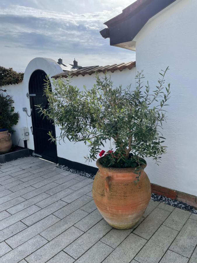 Cliff Top Garden Room Милфорд-он-Си Экстерьер фото