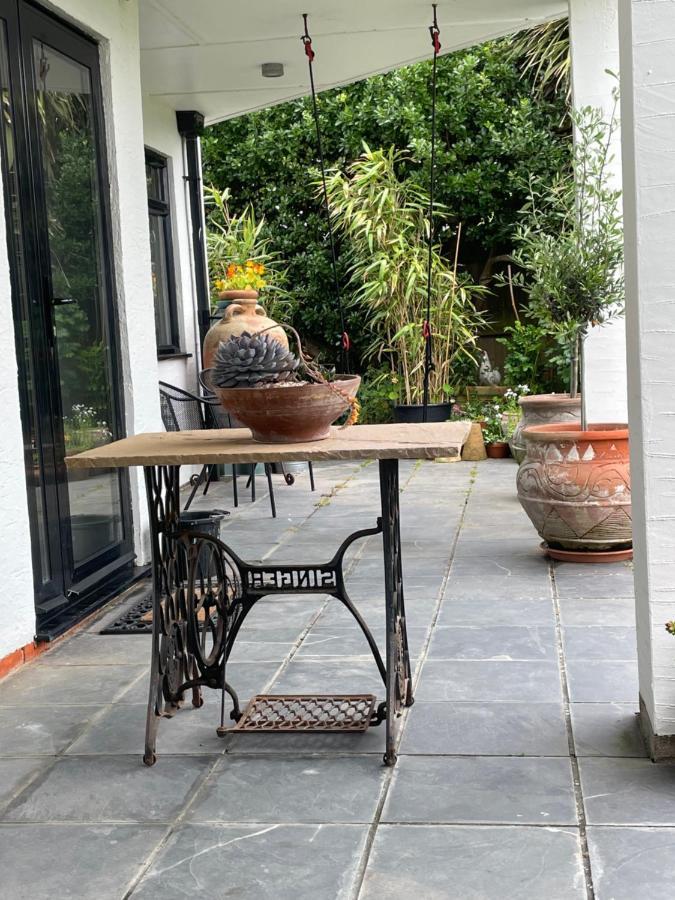 Cliff Top Garden Room Милфорд-он-Си Экстерьер фото